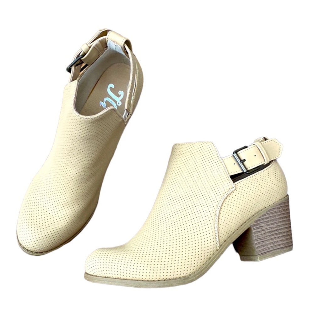 Journee Collection Averi Bootie